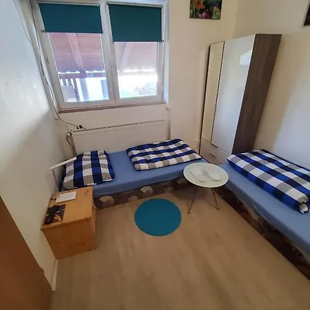 Elvis 2 Me Lägenhet Bratislava